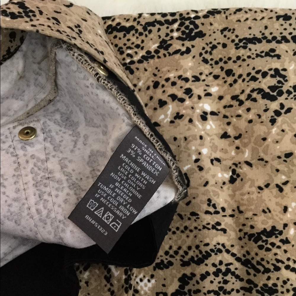 Vince Camuto snake print pants - Picture 3 of 7